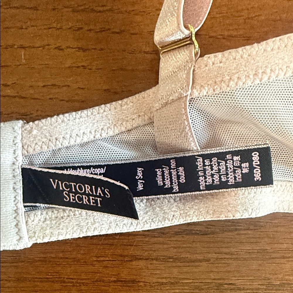 Victoria's Secret Blush Pink Bra - Picture 4 of 4